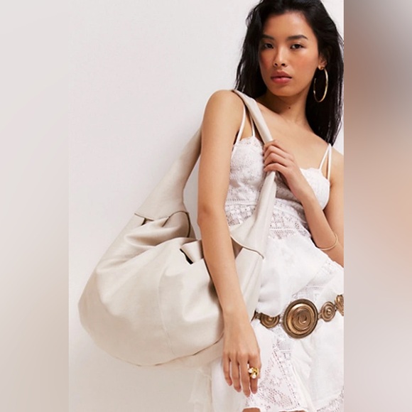 Free People Handbags - Free People Slouchy Carryall